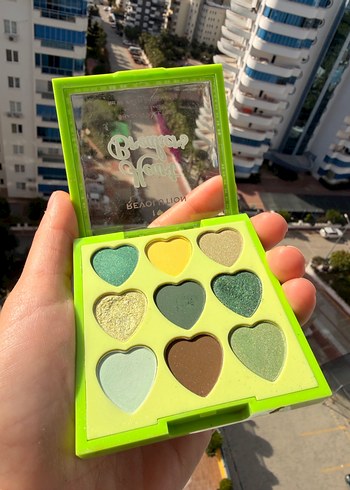 Renkli Kalp Şekilli Göz Farı Paleti - Görsel 2