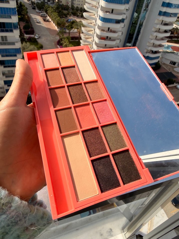 Revolution Göz Farı Paleti - Görsel 3