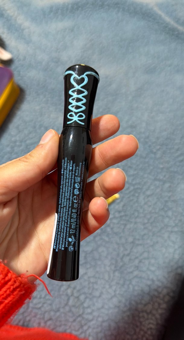 Essence Siyah Suya Dayanıklı Maskara - Görsel 3