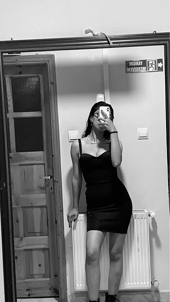 Trendyol & Milla Siyah gece elbisesi
