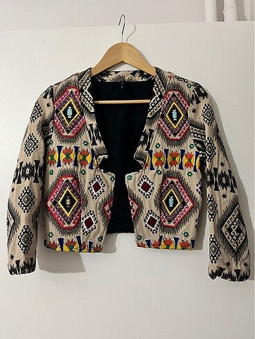 Bershka Etnik Ceket