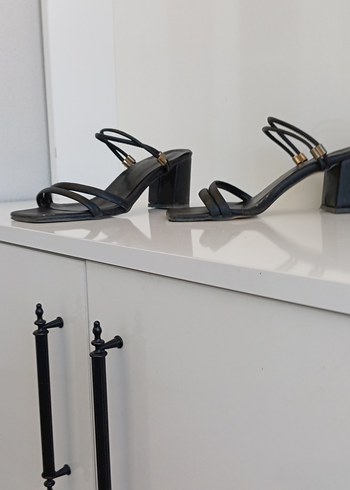 Abercrombie & Fitch Siyah Tokalı Stiletto Topuklu Kadın Sandalet