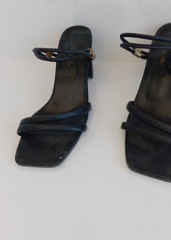 39 Beden Siyah Tokalı Stiletto Topuklu Kadın Sandalet