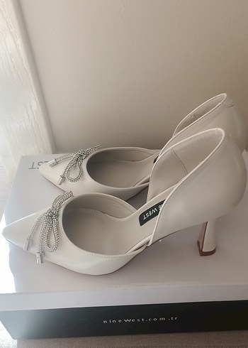 Nine West Beyaz Stiletto Fiyonk Detaylı - Görsel 4