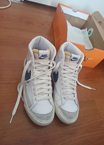 38 Beden beyaz Renk Nike blazer 