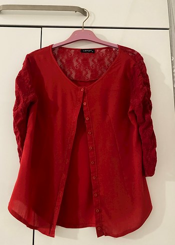 Düğmeli Kırmızı Bluz - Görsel 2