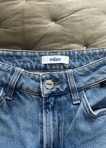 Düğmeli Mavi Normal Boy Kadın Kot Pantolon - Görsel 3