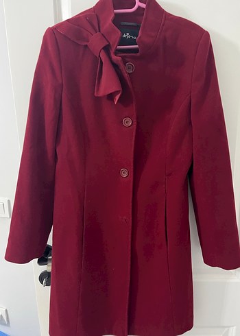 Fiyonklu Kırmızı Kadın Kaban - Görsel 3