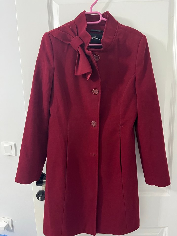 Fiyonklu Kırmızı Kadın Kaban - Görsel 2