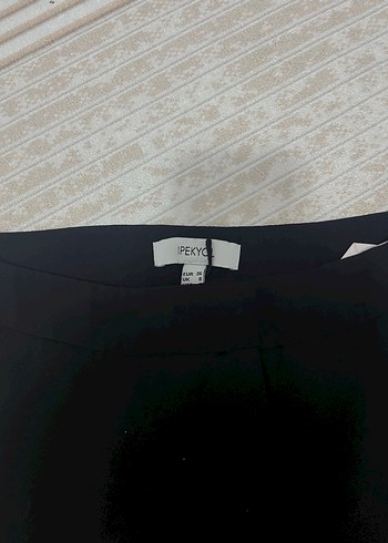 Siyah Pilili Kadın Kumaş Pantolon - Görsel 2