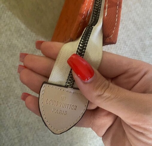 Louis Vuitton ÇANTA