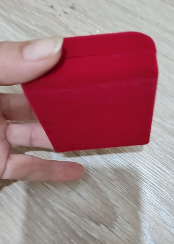 Diğer Klasik Kırmızı Kadın Yüzük Kutusu