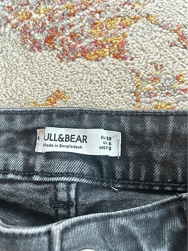 Pull and Bear Yırtmaç Detaylı soluk efektli siyah ispanyol kot - Görsel 5