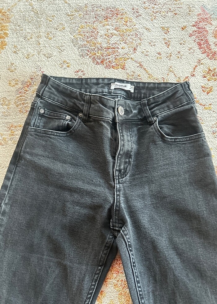 Pull and Bear Yırtmaç Detaylı soluk efektli siyah ispanyol  kot - Görsel 2