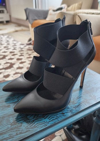 İNCİ Siyah Deri Tokalı Stiletto Topuklu Kadın Bot - Görsel 2