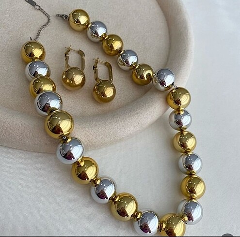 Accessorize Kolye set