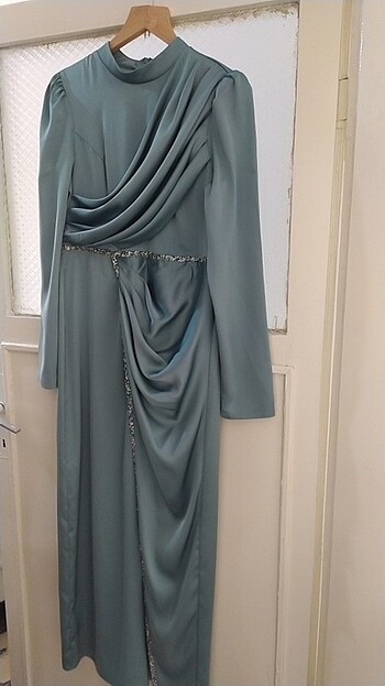 Kapalı abiye elbise 