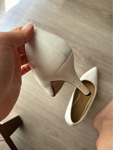 37 Beden Beyaz stiletto
