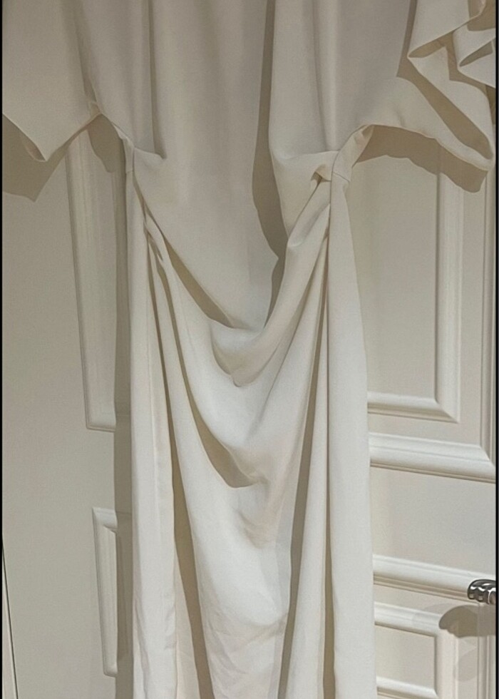 Zara drapeli vücuda oturan elbise - Görsel 2