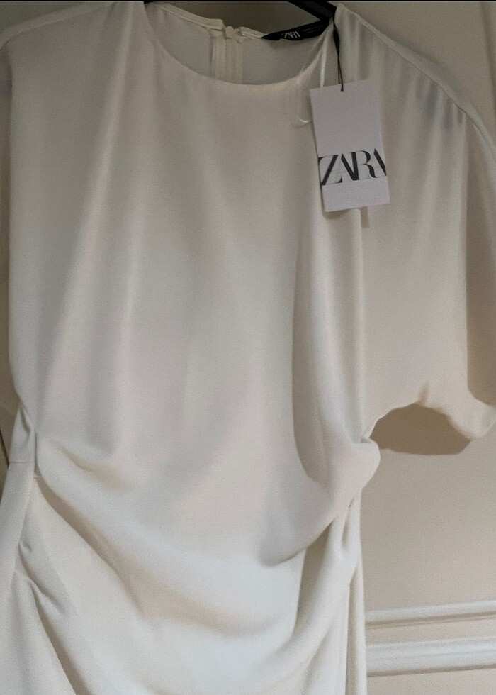 Zara drapeli vücuda oturan elbise - Görsel 4