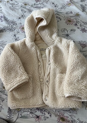 Kapüşonlu Krem rengi Çocuk Peluş Mont