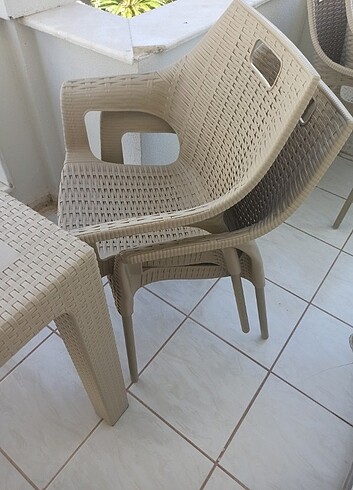 Masa Ve 4 adet Sandalye ,Rattan