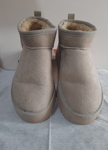 36 Beden UGG BOT 