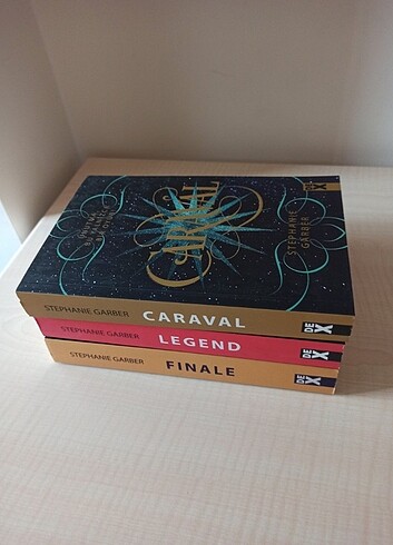 Caraval serisi Stephanie Garber