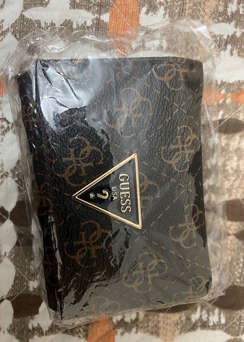 Diğer Guess baskılı kahverengi fermuarlı kadın cüzdanı