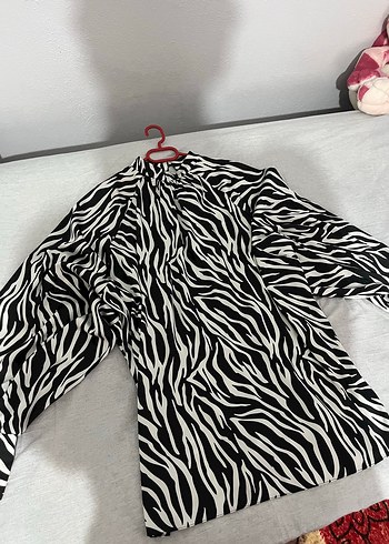 Zebra Desenli Uzun Kollu Pilili Gri Kadın Gömlek
