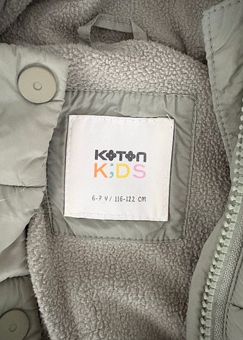 Kız Çocuk Yeşil Düğmeli Kaban - Görsel 3