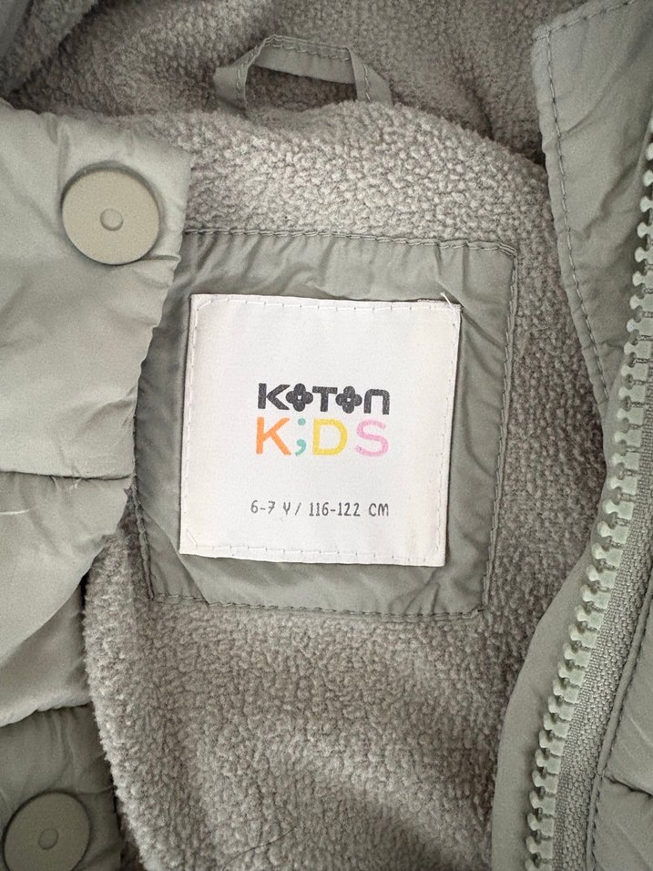 Kız Çocuk Yeşil Düğmeli Kaban - Görsel 3