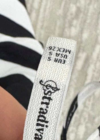 Çizgili, Fırfırlı, Uzun Halter Yaka üst - Görsel 2