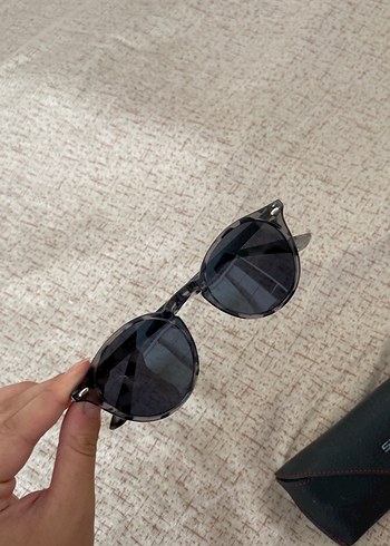 Diğer Siyah Minimalist Kadın Güneş Gözlüğü ve Fermuarlı Kılıf