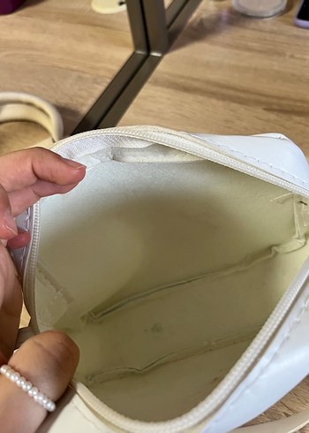 Beyaz Deri Kadın Çapraz Çanta - Görsel 3