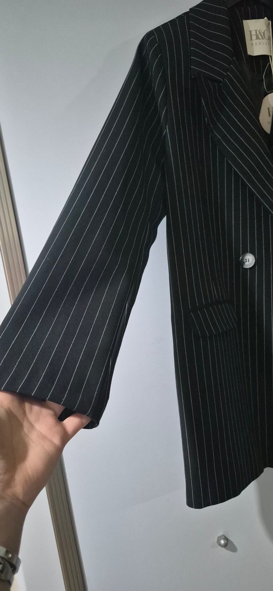 Düğmeli Siyah Çizgili Kadın Blazer - Görsel 4
