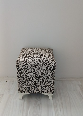 leopar desenli puf