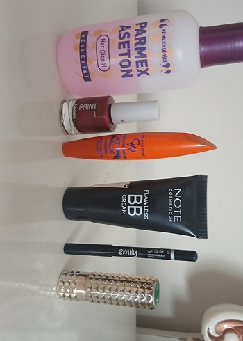 Parmak Boyası, Aseton, BB Krem ve Göz Kalemi Seti tester