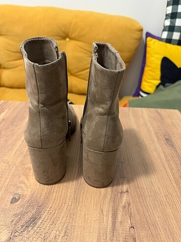 37 Beden Bershka süet bot