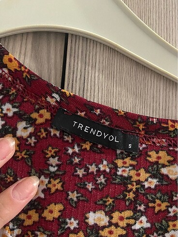 Trendyol & Milla Çiçekli kısa elbise