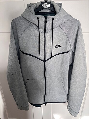 Nike sweatshirt