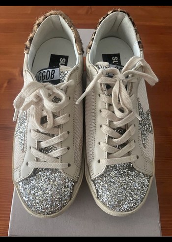 Golden Goose Deluxe 37