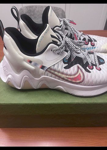 Nike Beyaz Desenli Basketbol Ayakkabısı 44 - Görsel 2