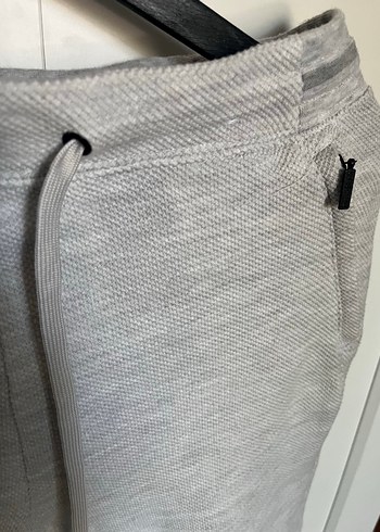 s Beden Pull and bear Gri Mini Rahat Kesim Fermuarlı Şort