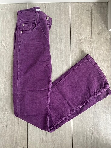 32 Beden Stradivarius kadife pantolon