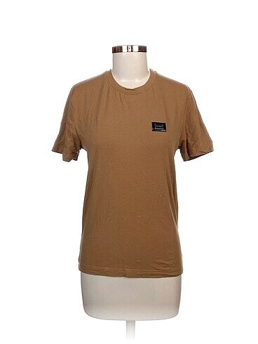 Moschino T-shirt %70 İndirimli.