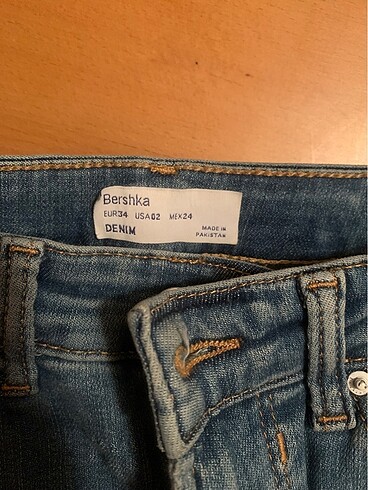 34 Beden Bershka İspanyol Paça Pantolon Mavi Jean