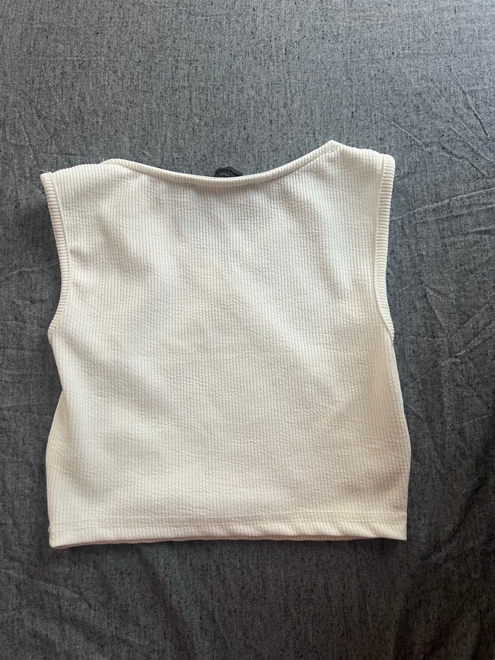 Beyaz bluz kolsuz - Görsel 2