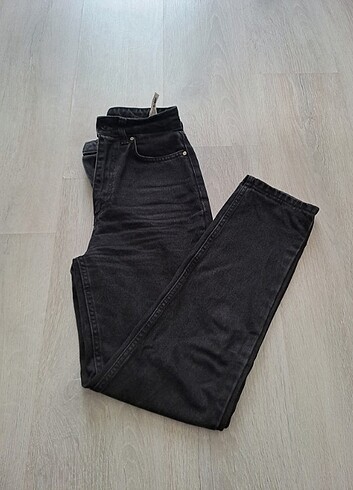 Siyah mom jean