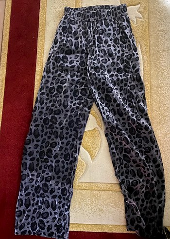 Gri Leopar Desenli Kadın Kumaş Pantolon